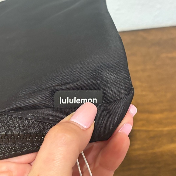lululemon athletica Black Toiletry Bag - Picture 3 of 9